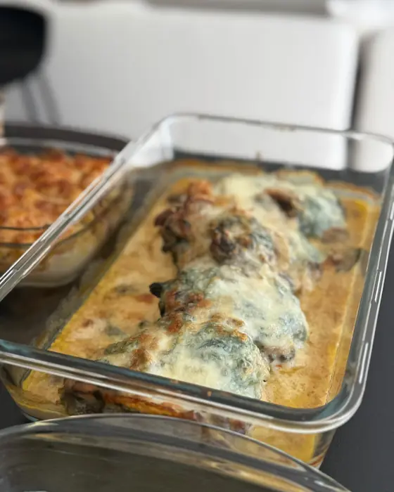 Poulet gratiné aux épinards, champignons & mozzarella