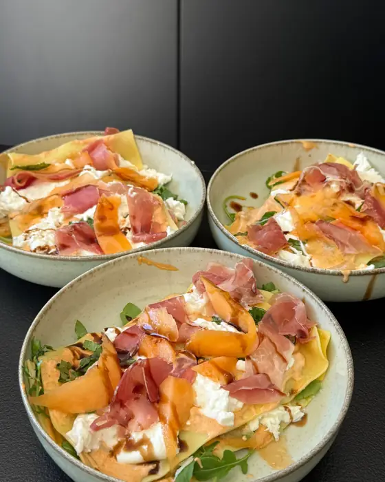 Lasagnes fraîches, burrata, jambon cru & melon